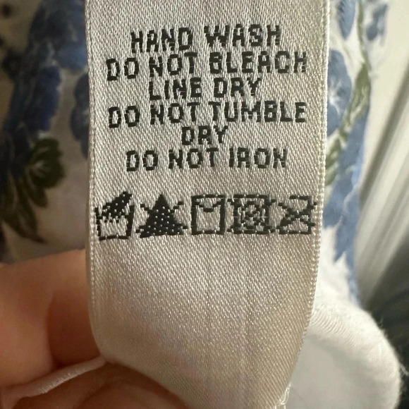 Sophie Max white midi dress with smocked bodice & needle point flowers on hem. - Picture 5 of 8